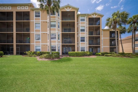 Condo in Bradenton, Florida, 2 bedrooms № 2093296 - photo 12
