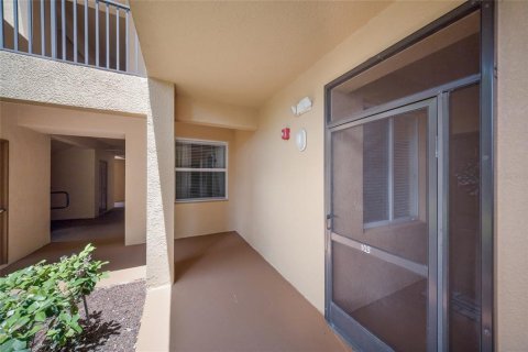 Condo in Bradenton, Florida, 2 bedrooms № 2093296 - photo 10