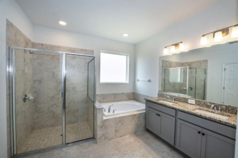 Villa ou maison à louer à Tampa, Floride: 4 chambres, 280.01 m2 № 2388725 - photo 19