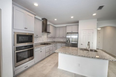 Villa ou maison à louer à Tampa, Floride: 4 chambres, 280.01 m2 № 2388725 - photo 12