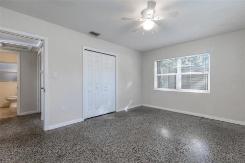 House in Tampa, Florida 2 bedrooms, 117.34 sq.m. № 2403713 - photo 23