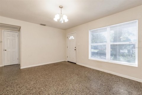 House in Tampa, Florida 2 bedrooms, 117.34 sq.m. № 2403713 - photo 9