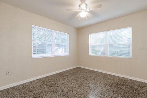 House in Tampa, Florida 2 bedrooms, 117.34 sq.m. № 2403713 - photo 24