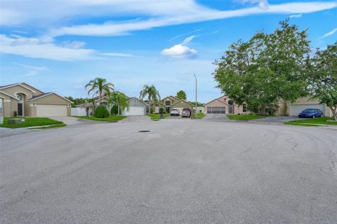 House in Kissimmee, Florida 3 bedrooms, 159.79 sq.m. № 2285658 - photo 3