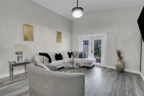 House in Kissimmee, Florida 3 bedrooms, 159.79 sq.m. № 2285658 - photo 12