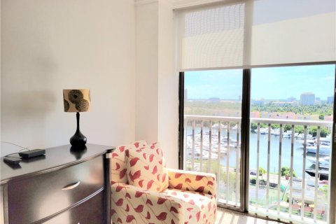 Condominio en alquiler en Aventura, Florida, 2 dormitorios, 175.31 m2 № 2251028 - foto 11