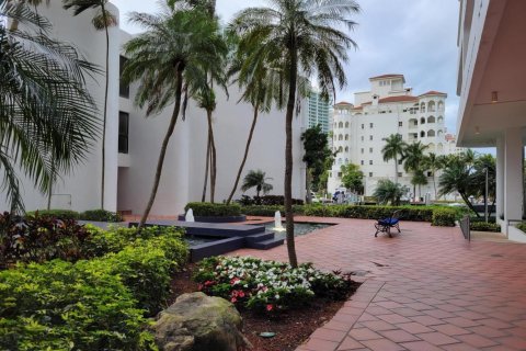 Condominio en alquiler en Aventura, Florida, 2 dormitorios, 175.31 m2 № 2251028 - foto 20