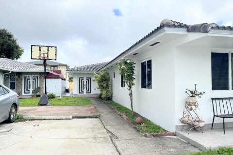 Villa ou maison à louer à Miami, Floride: 4 chambres, 139.35 m2 № 2434411 - photo 18