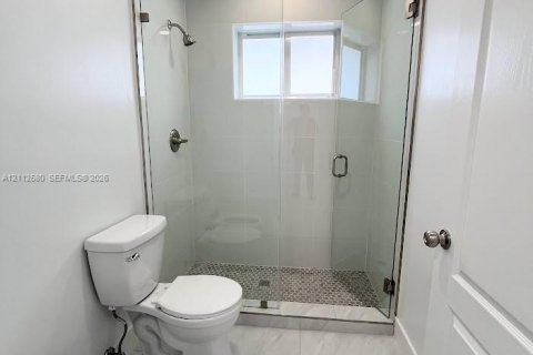 Villa ou maison à louer à Miami, Floride: 4 chambres, 139.35 m2 № 2434411 - photo 16