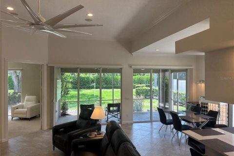 House in Naples, Florida 3 bedrooms, 184.23 sq.m. № 2208911 - photo 5
