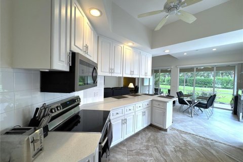 House in Naples, Florida 3 bedrooms, 184.23 sq.m. № 2208911 - photo 6