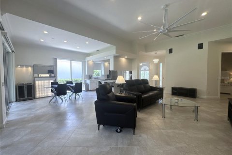 House in Naples, Florida 3 bedrooms, 184.23 sq.m. № 2208911 - photo 3