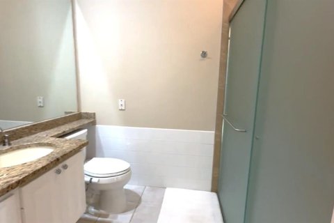 House in Naples, Florida 3 bedrooms, 184.23 sq.m. № 2208911 - photo 16