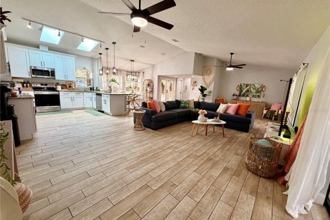 Casa en venta en Spring Hill, Florida, 3 dormitorios, 195.47 m2 № 2167691 - foto 8