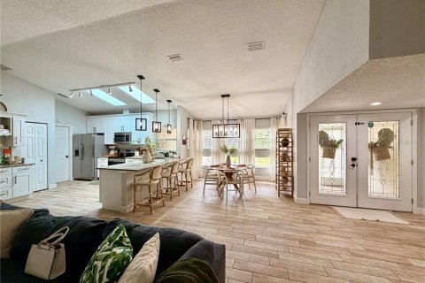 Casa en venta en Spring Hill, Florida, 3 dormitorios, 195.47 m2 № 2167691 - foto 4