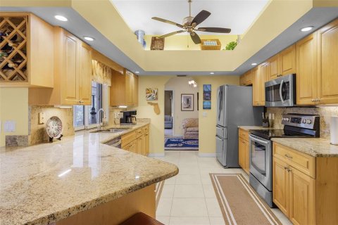 House in Punta Gorda, Florida 3 bedrooms, 196.02 sq.m. № 1568711 - photo 10
