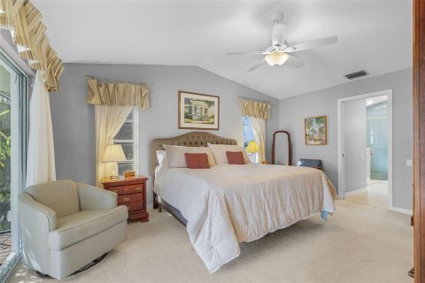 House in Punta Gorda, Florida 3 bedrooms, 196.02 sq.m. № 1568711 - photo 17
