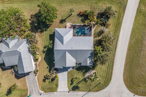 House in Punta Gorda, Florida 3 bedrooms, 196.02 sq.m. № 1568711 - photo 29