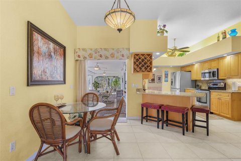 House in Punta Gorda, Florida 3 bedrooms, 196.02 sq.m. № 1568711 - photo 14