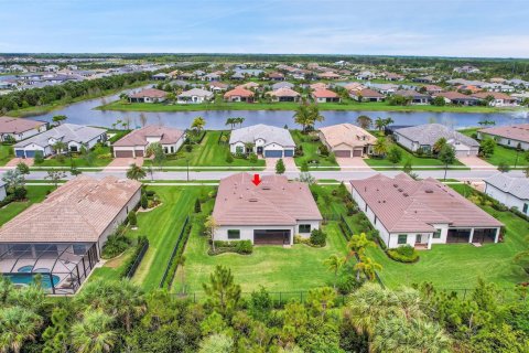 House in Palm Beach Gardens, Florida 3 bedrooms, 233.28 sq.m. № 1081582 - photo 1