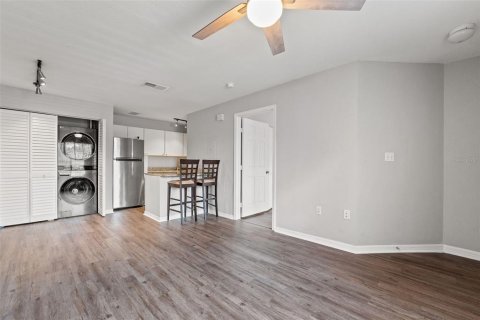 Condo in Tampa, Florida, 1 bedroom  № 1838536 - photo 6