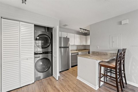 Condo in Tampa, Florida, 1 bedroom  № 1838536 - photo 7