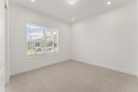 Villa ou maison à vendre à Port St. Lucie, Floride: 4 chambres, 264.49 m2 № 2295661 - photo 8