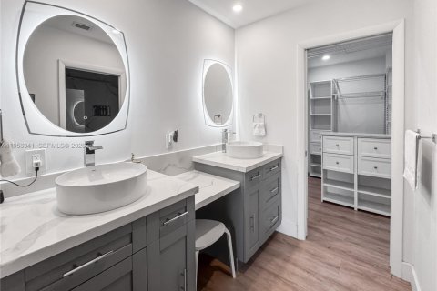 Adosado en alquiler en Hialeah, Florida, 3 dormitorios, 183.95 m2 № 2011994 - foto 14