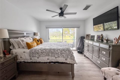 Adosado en alquiler en Hialeah, Florida, 3 dormitorios, 183.95 m2 № 2011994 - foto 13