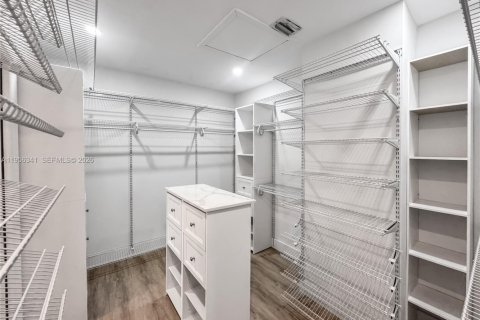 Adosado en alquiler en Hialeah, Florida, 3 dormitorios, 183.95 m2 № 2011994 - foto 17