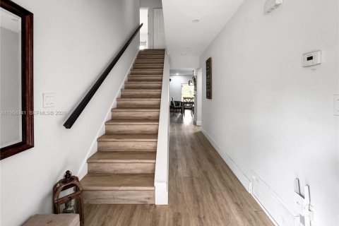 Adosado en alquiler en Hialeah, Florida, 3 dormitorios, 183.95 m2 № 2011994 - foto 4