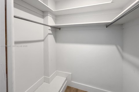 Adosado en alquiler en Hialeah, Florida, 3 dormitorios, 183.95 m2 № 2011994 - foto 23