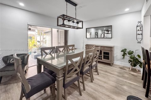 Adosado en alquiler en Hialeah, Florida, 3 dormitorios, 183.95 m2 № 2011994 - foto 7