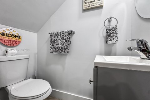 Adosado en alquiler en Hialeah, Florida, 3 dormitorios, 183.95 m2 № 2011994 - foto 6