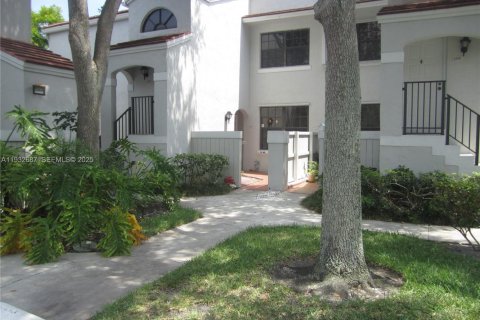 Condo in Pembroke Pines, Florida, 2 bedrooms  № 1991142