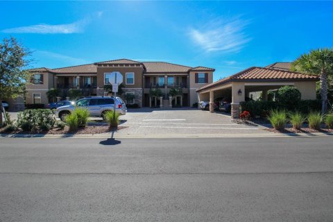 Condo in Bradenton, Florida, 2 bedrooms  № 214176 - photo 2