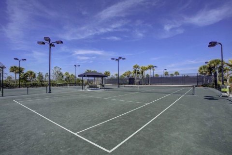 Condo in Bradenton, Florida, 2 bedrooms  № 214176 - photo 12