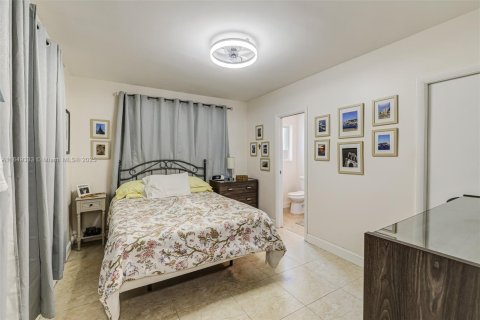 Купить виллу или дом в Майами, Флорида 8 комнат, 108.88м2, № 1852013 - фото 11