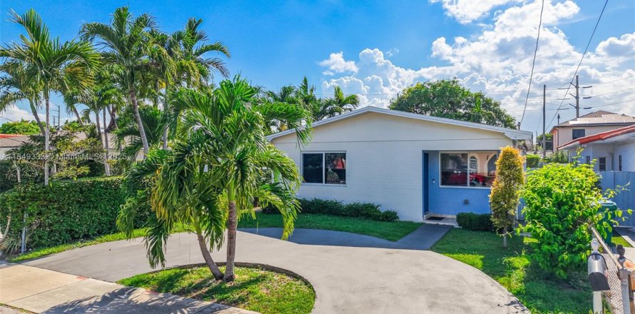 House in Miami, Florida 3 bedrooms, 108.88 sq.m. № 1852013