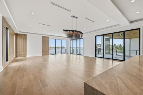 Casa en venta en Saint Petersburg, Florida, 5 dormitorios, 665.55 m2 № 2360673 - foto 16