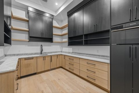 Casa en venta en Saint Petersburg, Florida, 5 dormitorios, 665.55 m2 № 2360673 - foto 19