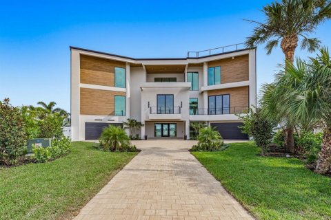 Casa en Saint Petersburg, Florida 5 dormitorios, 665.55 m2 № 2360673