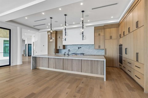 Casa en venta en Saint Petersburg, Florida, 5 dormitorios, 665.55 m2 № 2360673 - foto 7