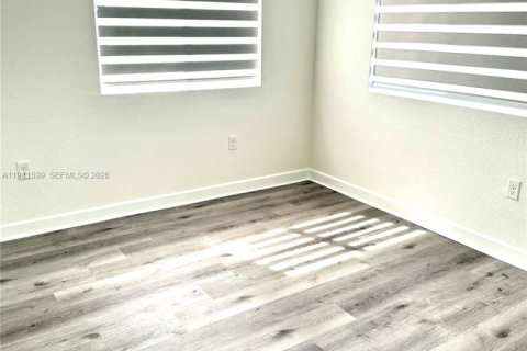 Adosado en alquiler en Homestead, Florida, 4 dormitorios № 1998902 - foto 7