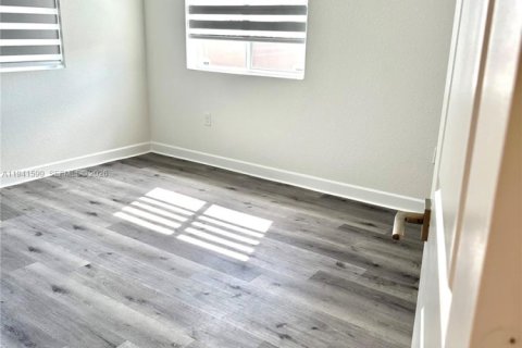 Adosado en alquiler en Homestead, Florida, 4 dormitorios № 1998902 - foto 14