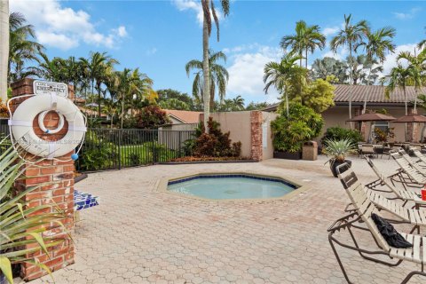 Villa ou maison à vendre à Cooper City, Floride: 4 chambres, 193.61 m2 № 1933088 - photo 28