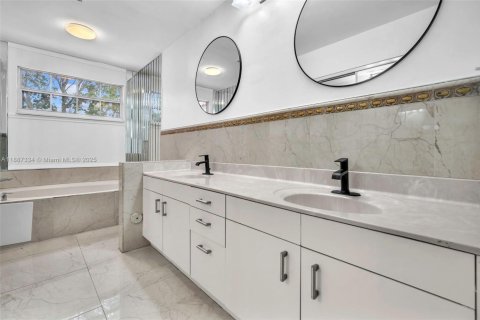 Casa en venta en Cooper City, Florida, 4 dormitorios, 193.61 m2 № 1933088 - foto 9