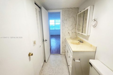 Condominio en venta en Miami, Florida, 1 dormitorio, 78.04 m2 № 2056360 - foto 7