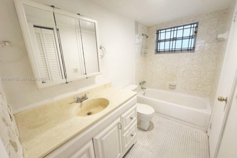Condominio en venta en Miami, Florida, 1 dormitorio, 78.04 m2 № 2056360 - foto 6