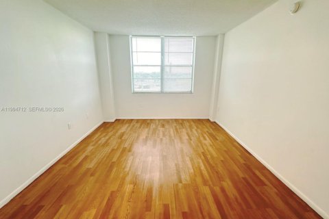 Condominio en venta en Miami, Florida, 1 dormitorio, 78.04 m2 № 2056360 - foto 4